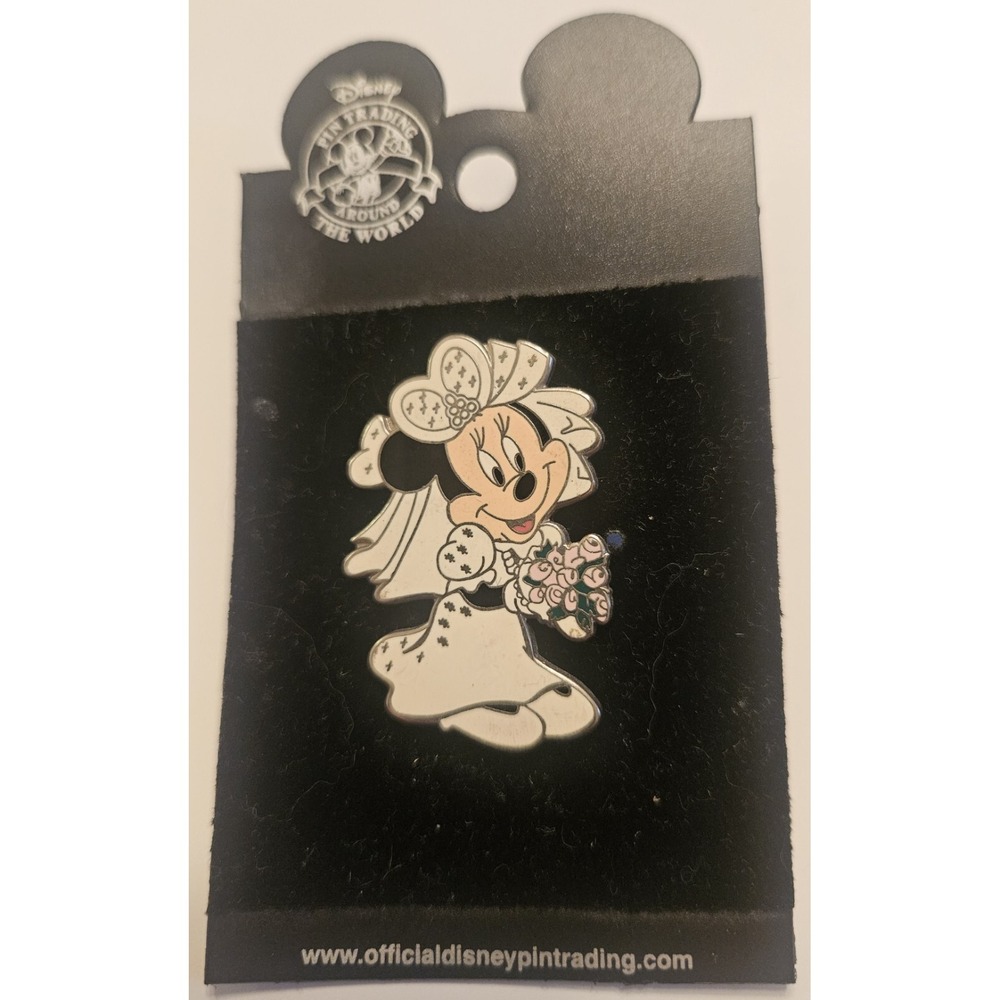 Disney Minnie Mouse as a Bride with a Bouquet Trading Pin